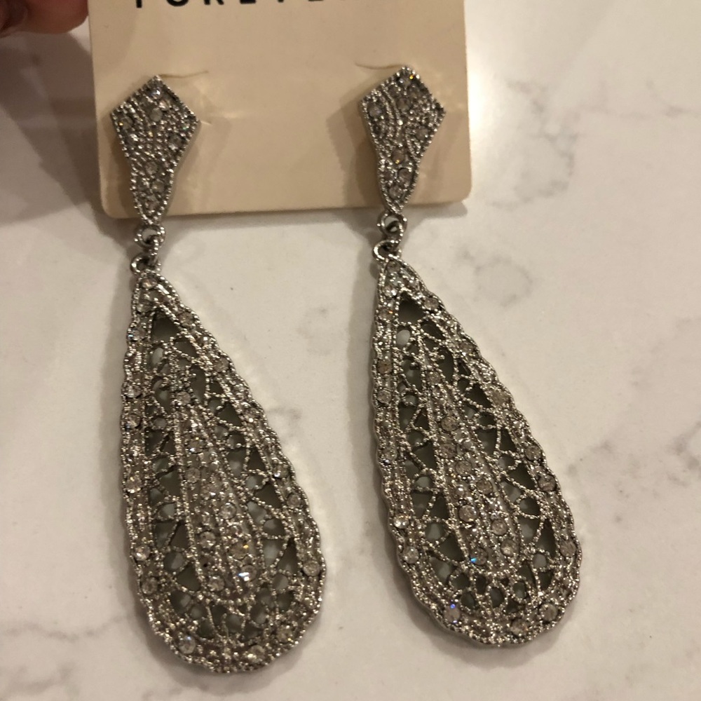 Crystal like chandelier earrings